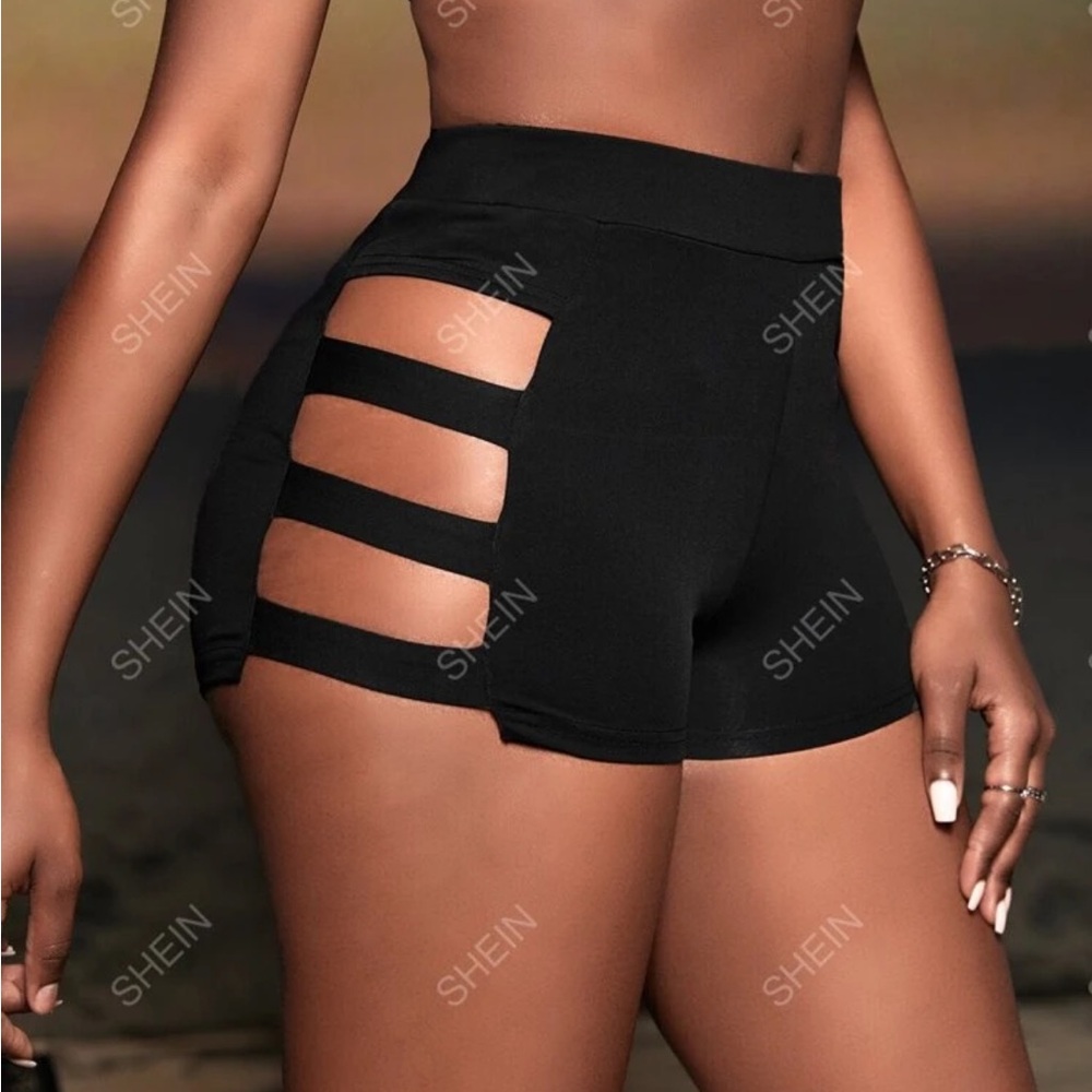 SHEIN Cut Out Shorts